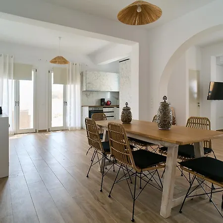 La Maison - Two Private Apartments, One With Private Pool