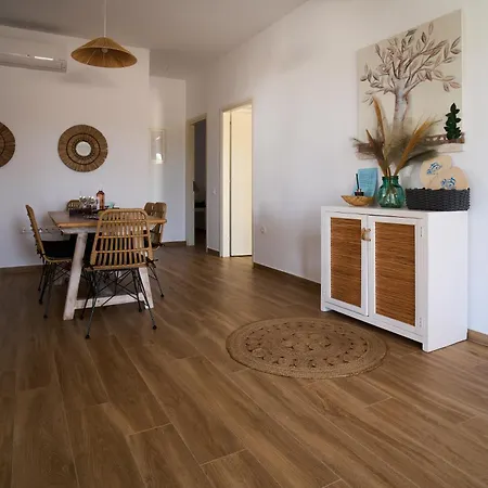 La Maison - Two Private Apartments, One With Private Pool